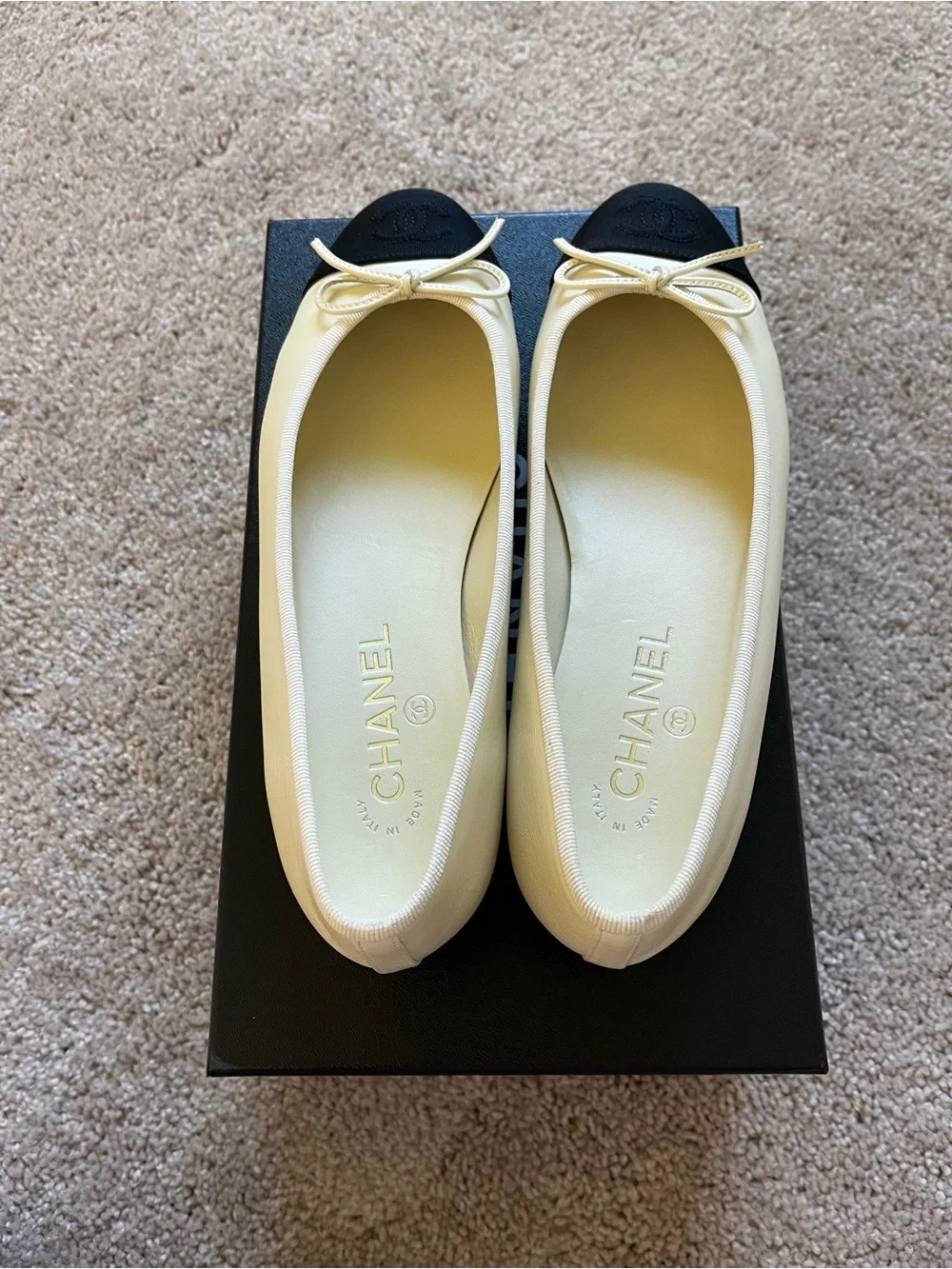 Chanel Authentic Ivory Ballet Flats Size 39 - Picture 9 of 15